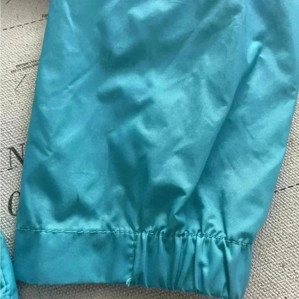 Columbia Hooded Windbreaker XS
Size 4 Mesh Lined - Picture 4 of 5